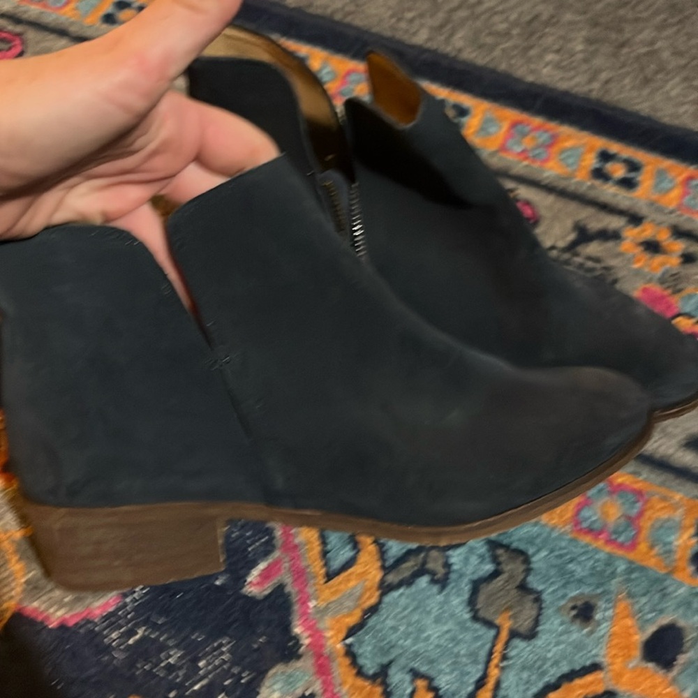 Splendid navy booties